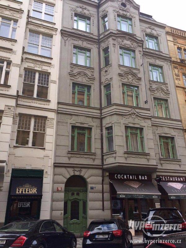 Nabízím přenechání nájmu mezonetového bytu na Praze 1 - foto 1