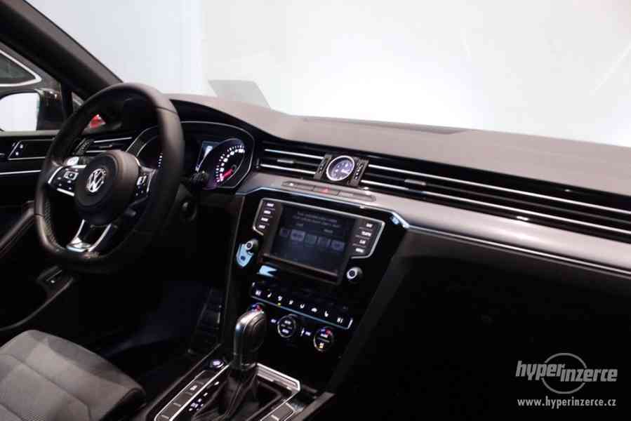 VW Passat  B8 2.0 TDI DSG R-LINE - foto 17