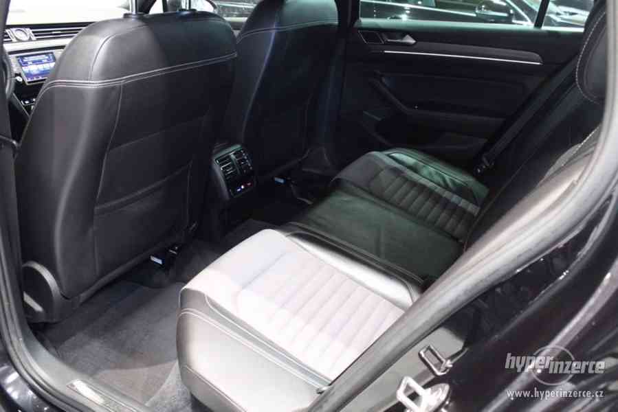 VW Passat  B8 2.0 TDI DSG R-LINE - foto 28
