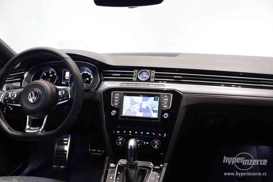 VW Passat  B8 2.0 TDI DSG R-LINE - foto 33