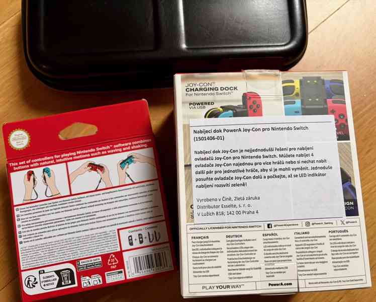 Nintendo Joy-Cony s dockem a obal - foto 3