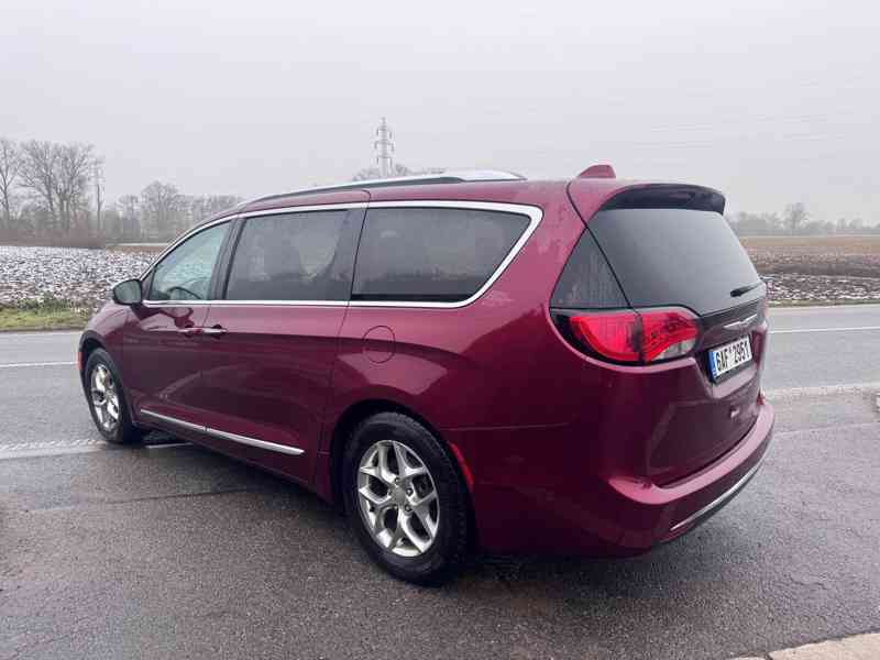Chrysler Pacifica 3,6 Limited Radar Navi LPG 2017 - foto 3