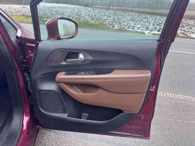 Chrysler Pacifica 3,6 Limited Radar Navi LPG 2017 - foto 10