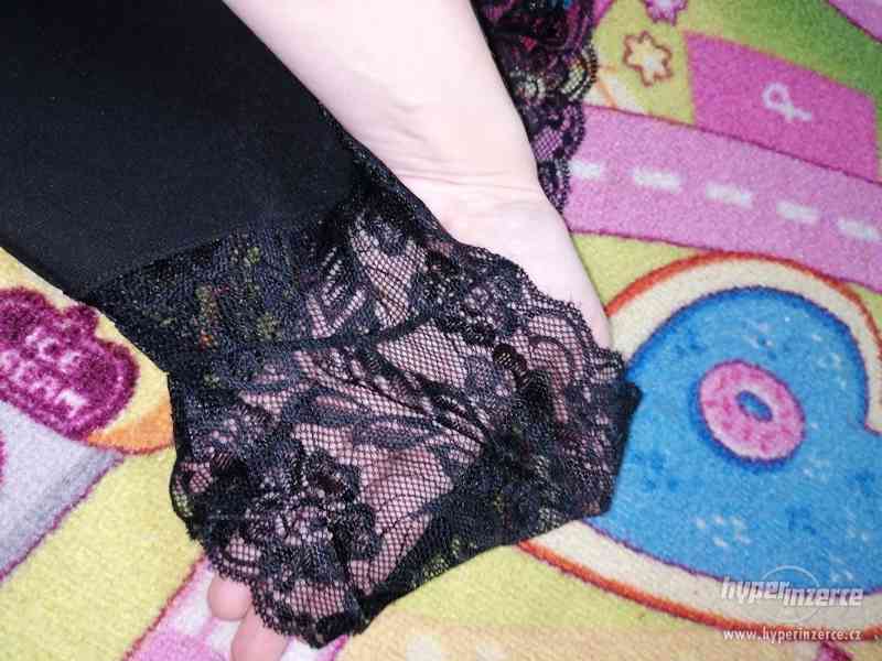 Černé šaty s krajkou - foto 5