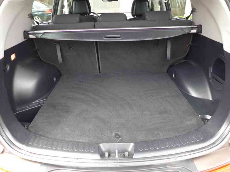 Kia Sportage 1,6 GDI TOP VÝBAVA - foto 8