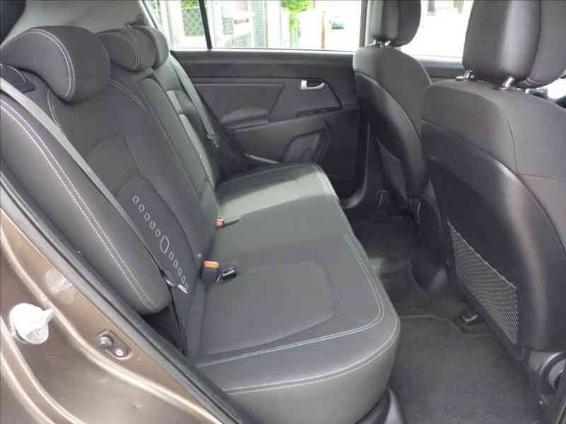 Kia Sportage 1,6 GDI TOP VÝBAVA - foto 9
