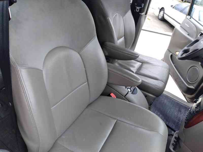 CHRYSLER GRAND VOYAGER 2.8 CRD LIMITED AT,AC,ČR,7 MÍST - foto 15
