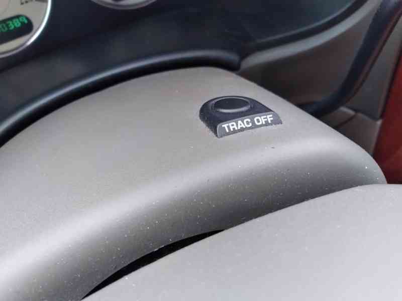 CHRYSLER GRAND VOYAGER 2.8 CRD LIMITED AT,AC,ČR,7 MÍST - foto 31