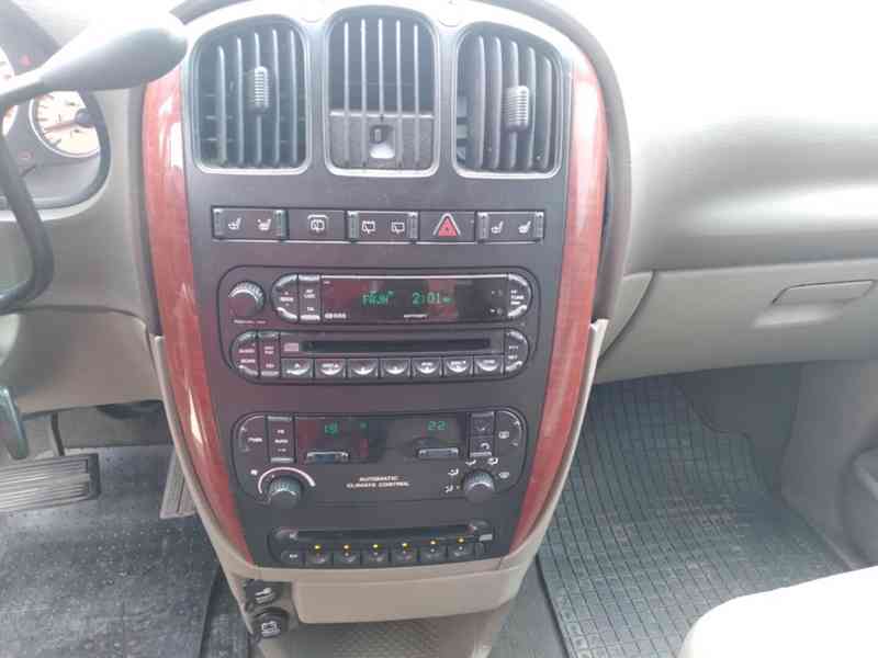 CHRYSLER GRAND VOYAGER 2.8 CRD LIMITED AT,AC,ČR,7 MÍST - foto 23