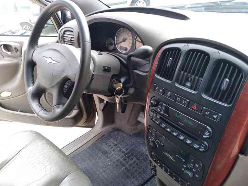CHRYSLER GRAND VOYAGER 2.8 CRD LIMITED AT,AC,ČR,7 MÍST - foto 28