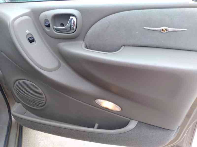 CHRYSLER GRAND VOYAGER 2.8 CRD LIMITED AT,AC,ČR,7 MÍST - foto 34