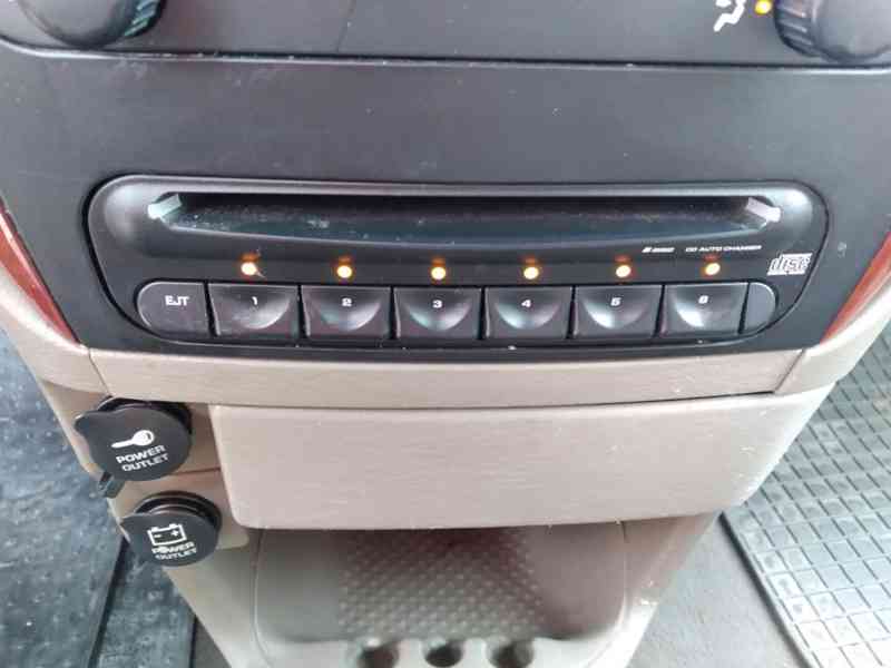CHRYSLER GRAND VOYAGER 2.8 CRD LIMITED AT,AC,ČR,7 MÍST - foto 29