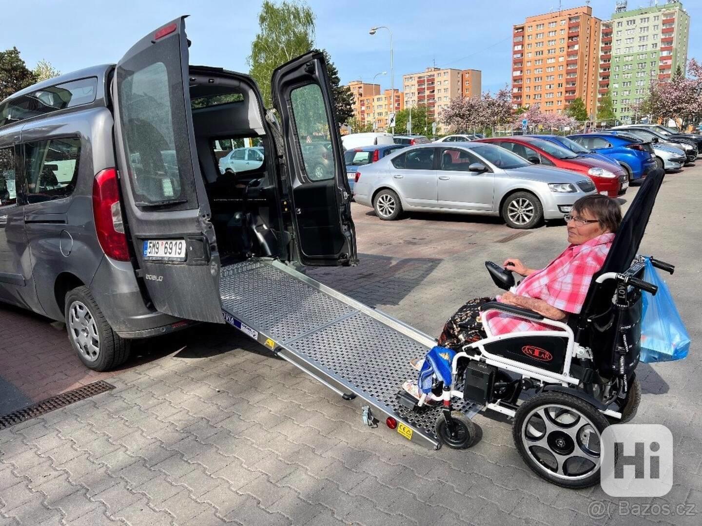 Fiat Dobló Auto pro převoz vozíčkáře - foto 1
