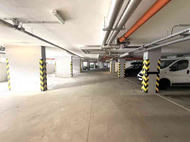 PRONÁJEM GARÁŽOVÉHO STÁNÍ ULICE ŘÍČANSKÁ, BRNO–BYSTRC  - foto 12