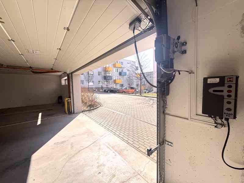 PRONÁJEM GARÁŽOVÉHO STÁNÍ ULICE ŘÍČANSKÁ, BRNO–BYSTRC  - foto 3