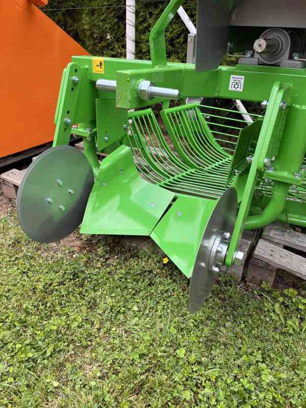 Vyorávač brambor BOMET vibrační - boční - foto 6