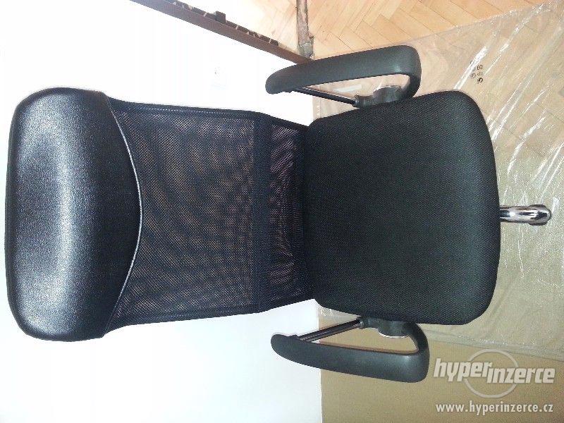 Prodám kancelářskou židli - bezvadný stav - foto 7