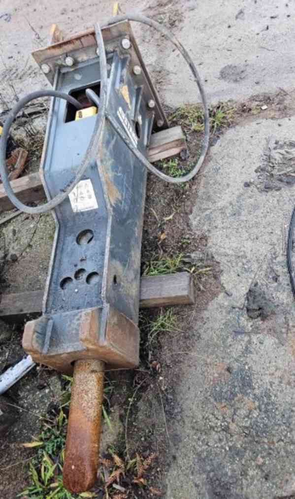 16t bagr JCB +KLADIVO TRN svahovka - foto 3