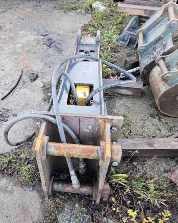 16t bagr JCB +KLADIVO TRN svahovka - foto 7