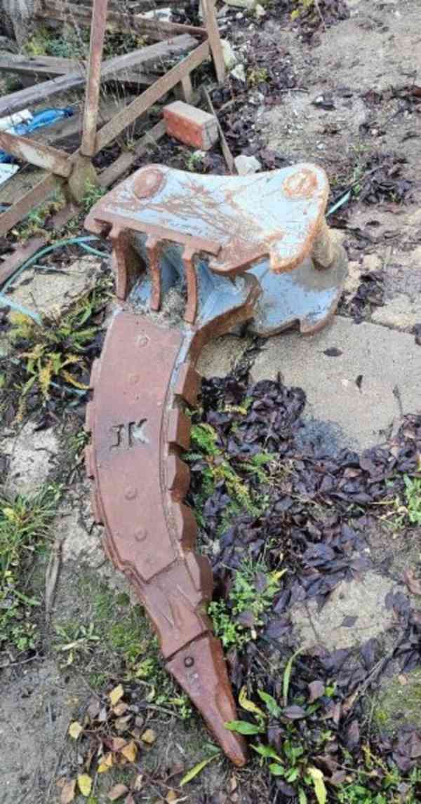 16t bagr JCB +KLADIVO TRN svahovka - foto 4