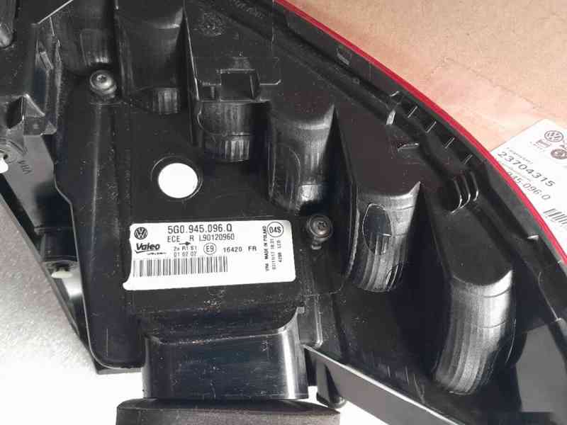Zadní skupinová svítilna pravá Volkswagen Golf 7 - foto 4