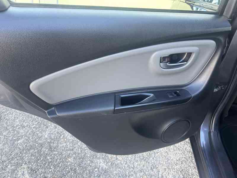 Toyota Yaris 1.5i Hybrid/Navi/74kW/Kamera - foto 12