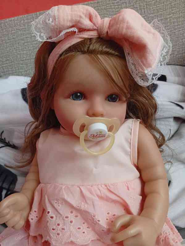 Realistická Reborn panenka s dlouhými vlásky  - foto 2