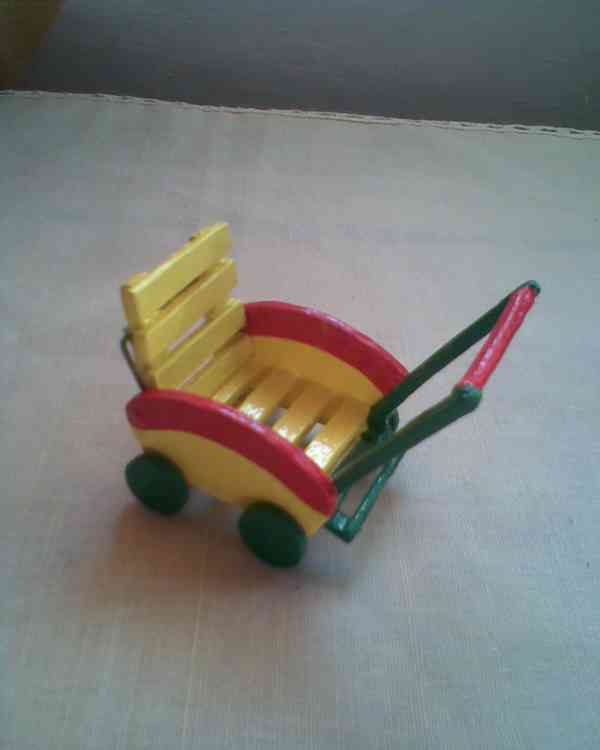 Retro kočárky s panenkami - foto 2