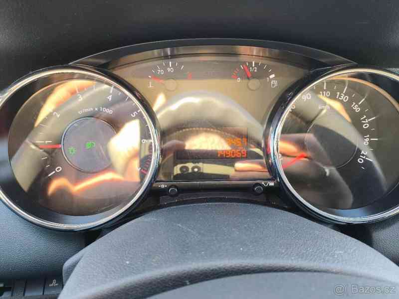 Peugeot 5008 1,6 - foto 4