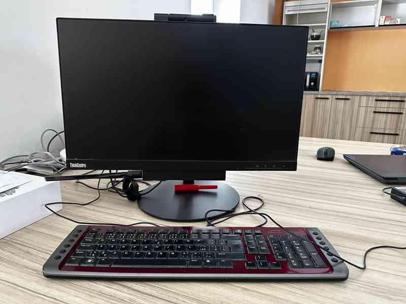 ThinkCentre Tiny-In-One 24 GEN 3 - foto 3