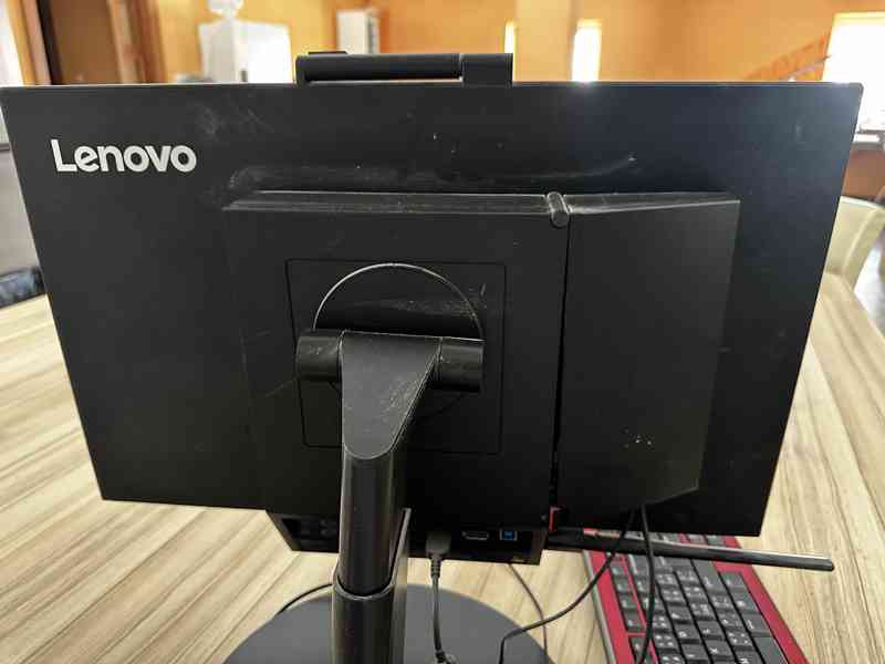 ThinkCentre Tiny-In-One 24 GEN 3