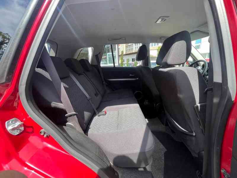 Suzuki Grand Vitara 2.4i Comfort Aut. benzín 124kw - foto 13