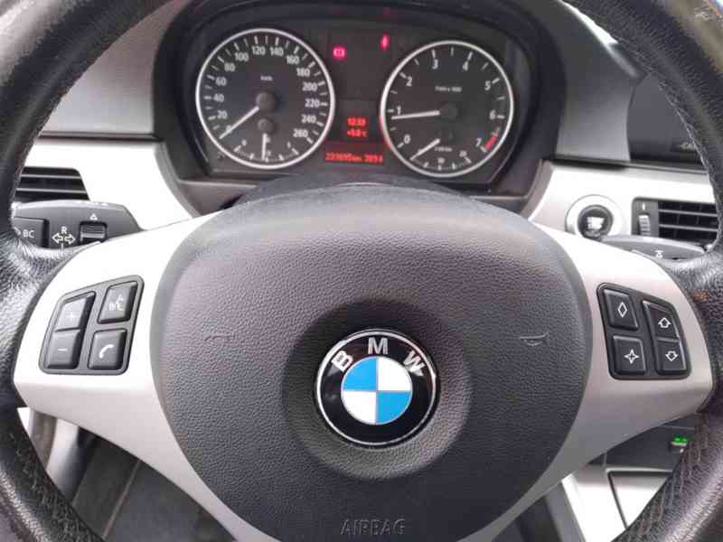 BMW 320i 110kW KLIMA - foto 17