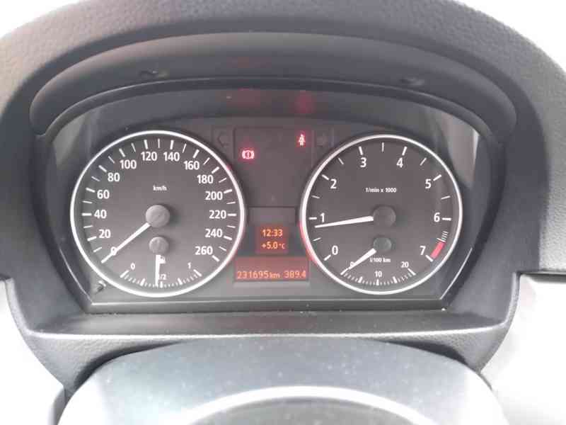 BMW 320i 110kW KLIMA - foto 25