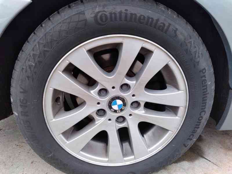 BMW 320i 110kW KLIMA - foto 34