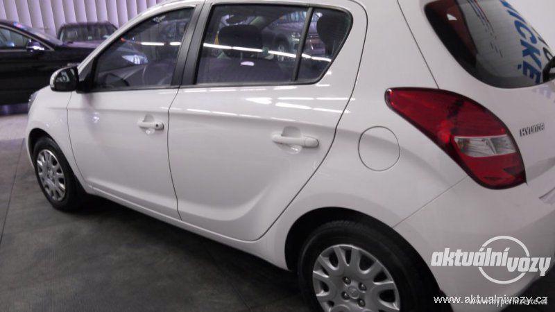 Hyundai i20 1.2, benzín, r.v. 2012 - foto 14