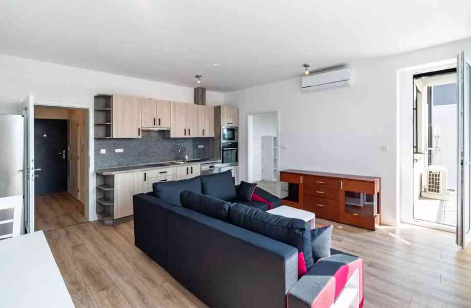 Pronájem bytu 2+kk 50 m² - foto 2