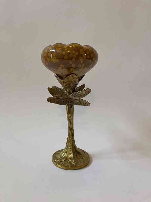 Secesní porcelánová váza v mosazné montáži - vážka - foto 1