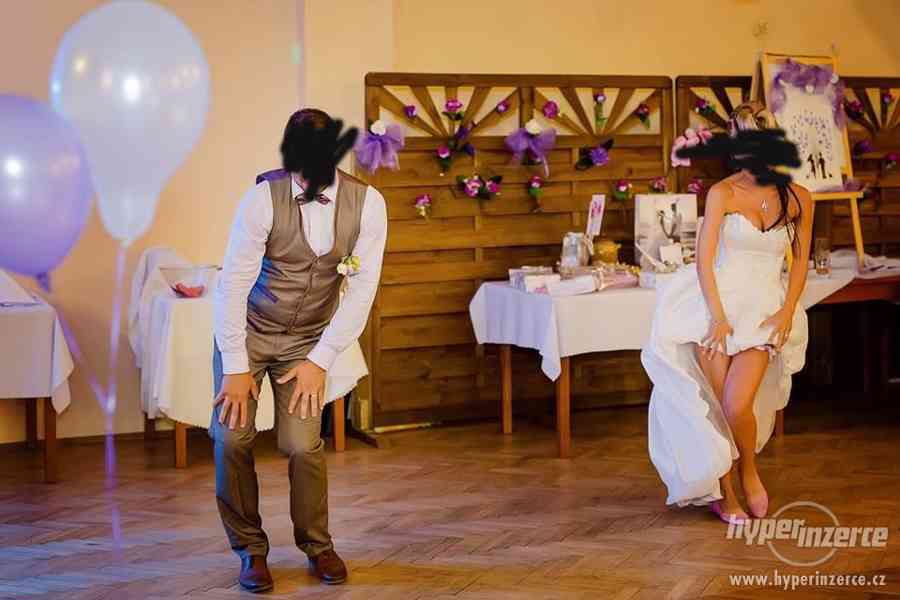 svatebni saty vpredu kratke vzadu dlouhe - foto 8