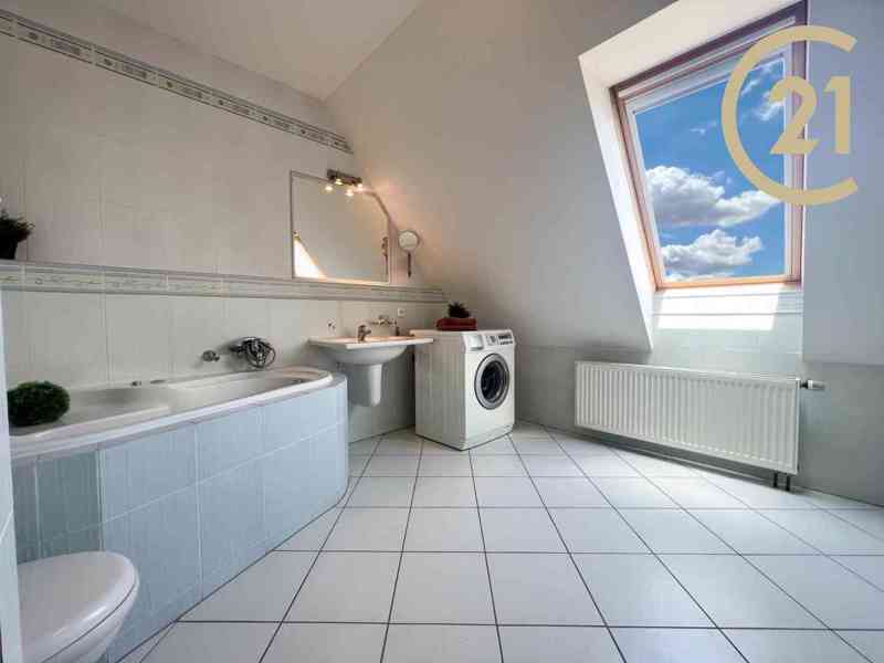 Prodej bytu 4+kk se dvěma lodžiemi a koupelnami o užitné ploše 165 m2 - Brno - Kohoutovice - foto 1