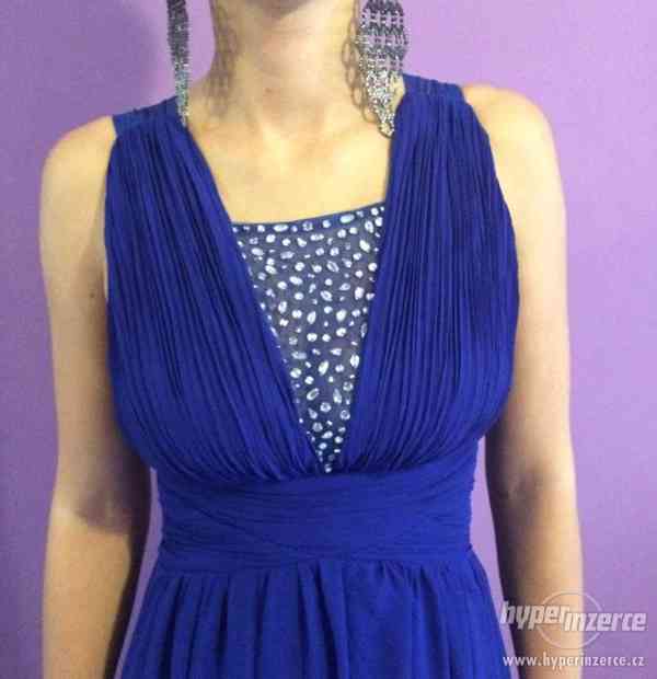 Modré plesové šaty - foto 3