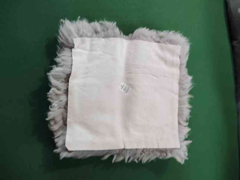 Podsedák z pravé ovčí kůže s dlouhou vlnou cca 40x40 cm-šedý - foto 2