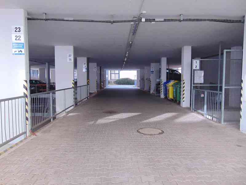 Pronájem garážové stání, 11 m² - Pardubice - foto 3