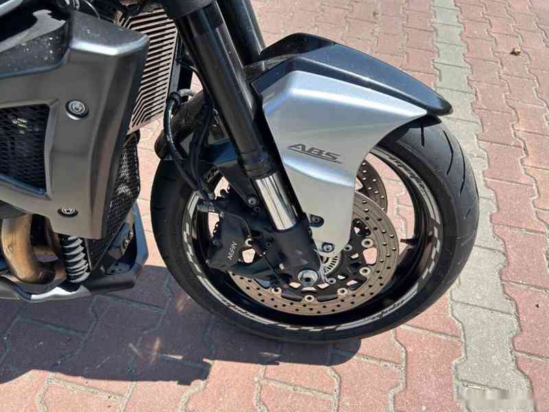 Suzuki B-King 1300 ABS 2008 - foto 10