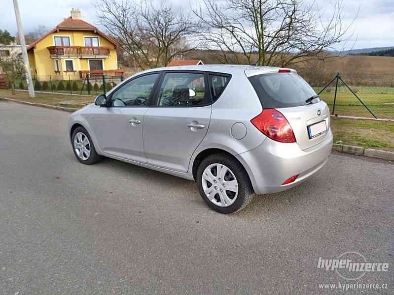 KIA CEED 1.6 CRDi, 2007, 1.maj ČR, klima, servis.kniha - foto 2
