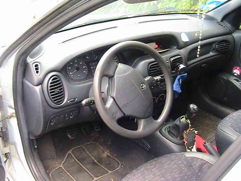 NÁHRADNÍ DÍLY - RENAULT MEGANE 1.6 16V - foto 5
