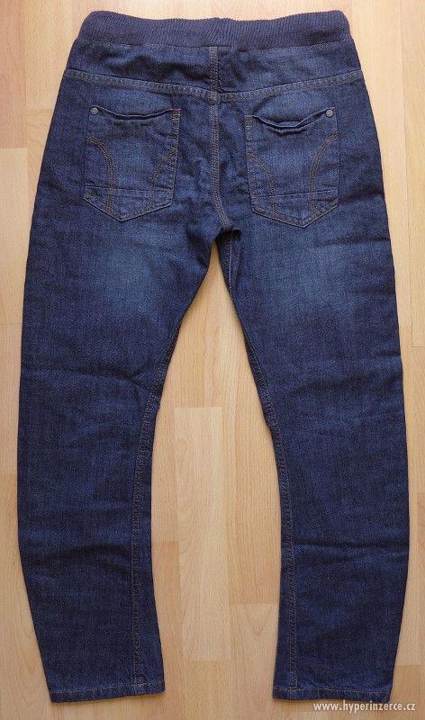 Nové modré nebo černé džíny pružný pas bez zapínání 146 - foto 4