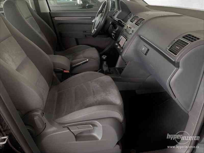 VW Touran B7 Highline 2.0TDi, Navi, Alcantara, 7míst - foto 12