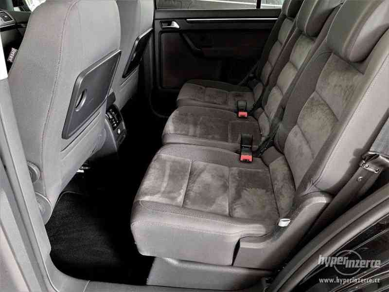 VW Touran B7 Highline 2.0TDi, Navi, Alcantara, 7míst - foto 14