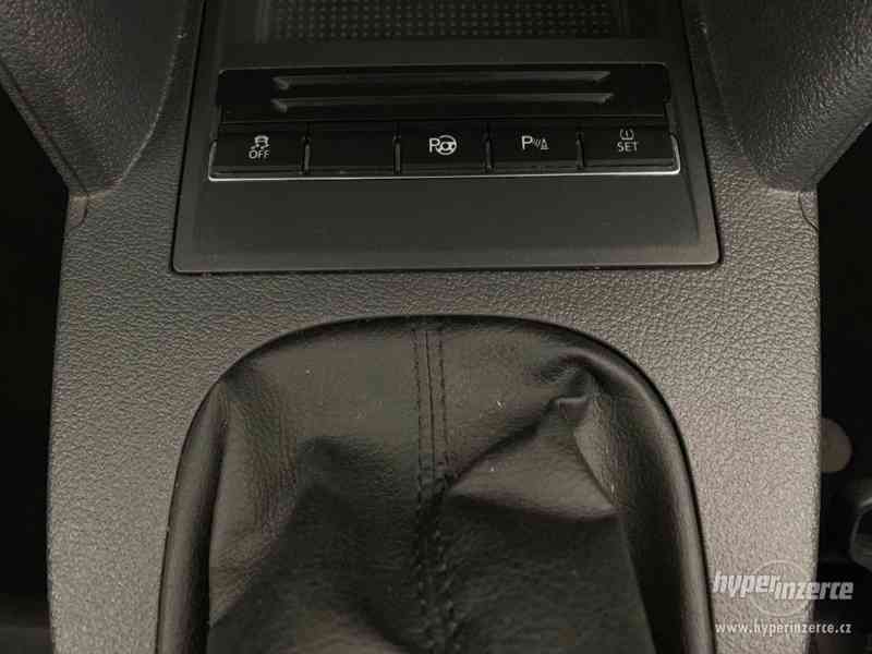 VW Touran B7 Highline 2.0TDi, Navi, Alcantara, 7míst - foto 20